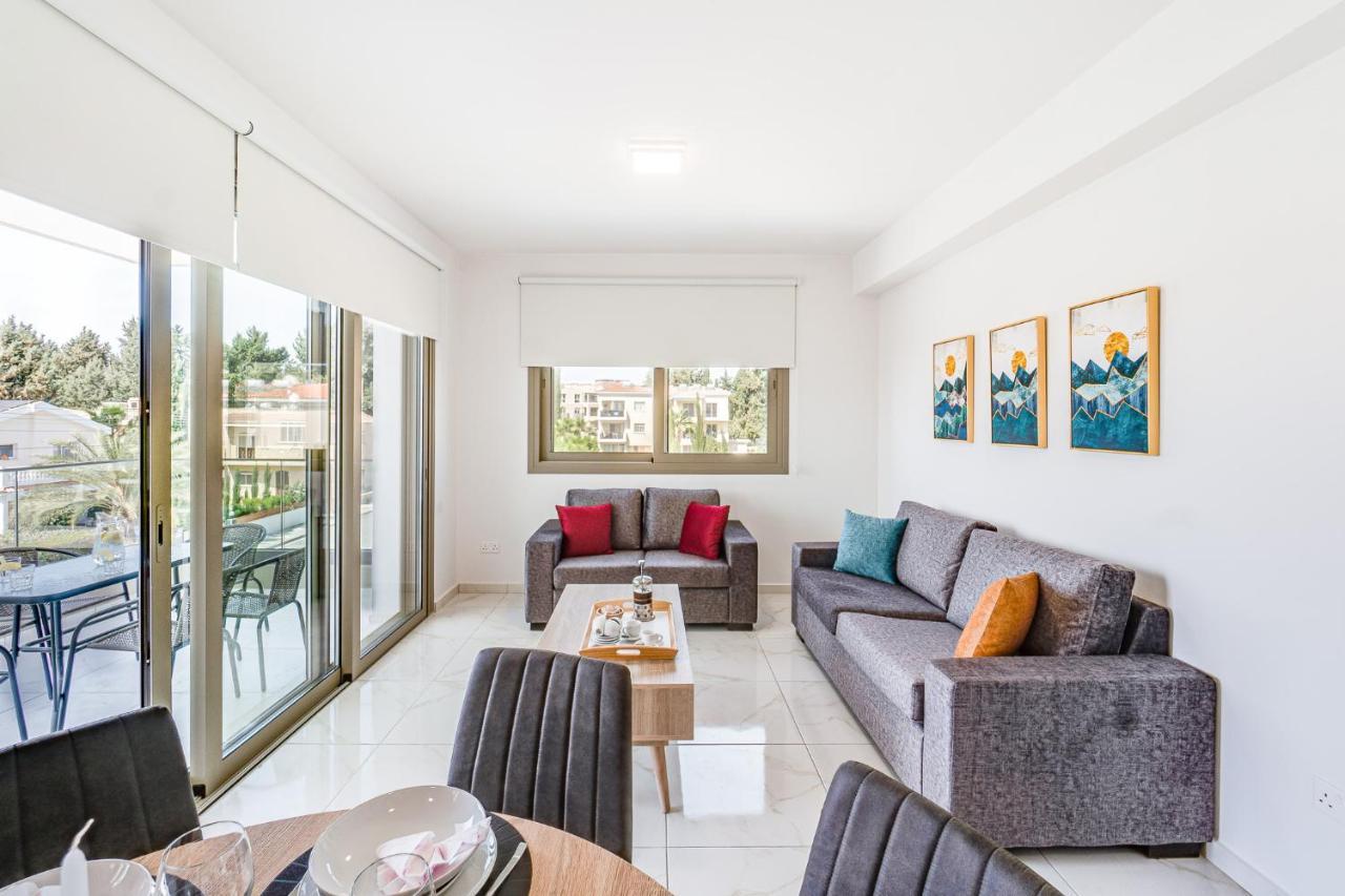 Adolina Apartments By Ezoria Villas Paphos Eksteriør bilde