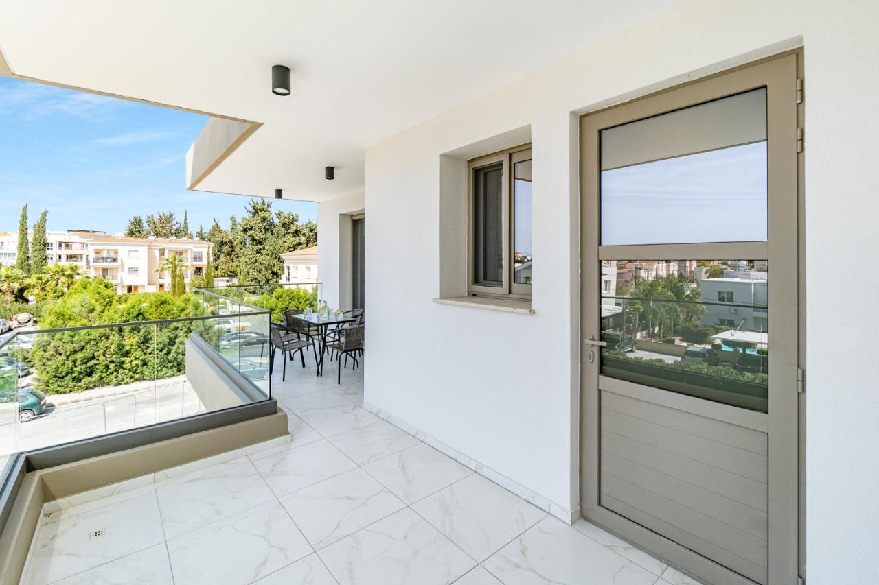 Adolina Apartments By Ezoria Villas Paphos Eksteriør bilde