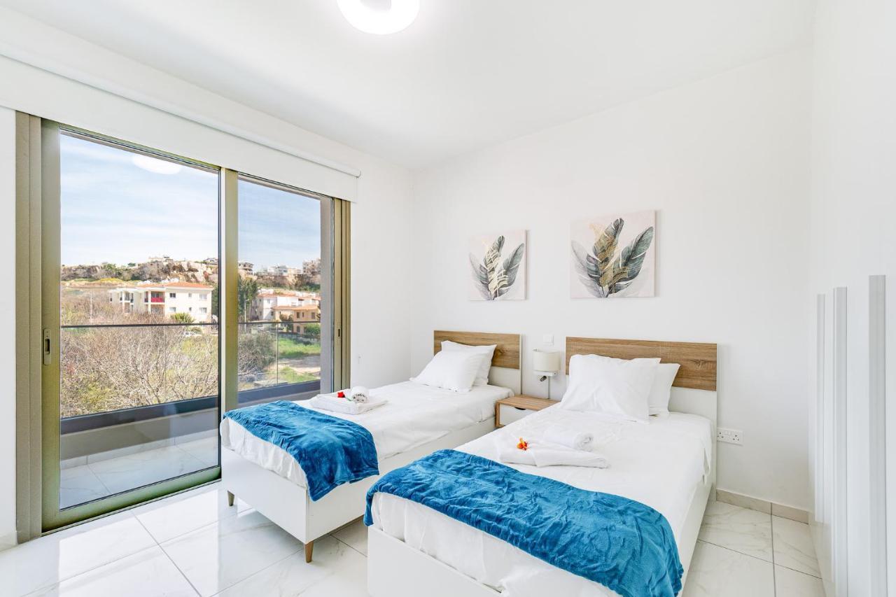 Adolina Apartments By Ezoria Villas Paphos Eksteriør bilde