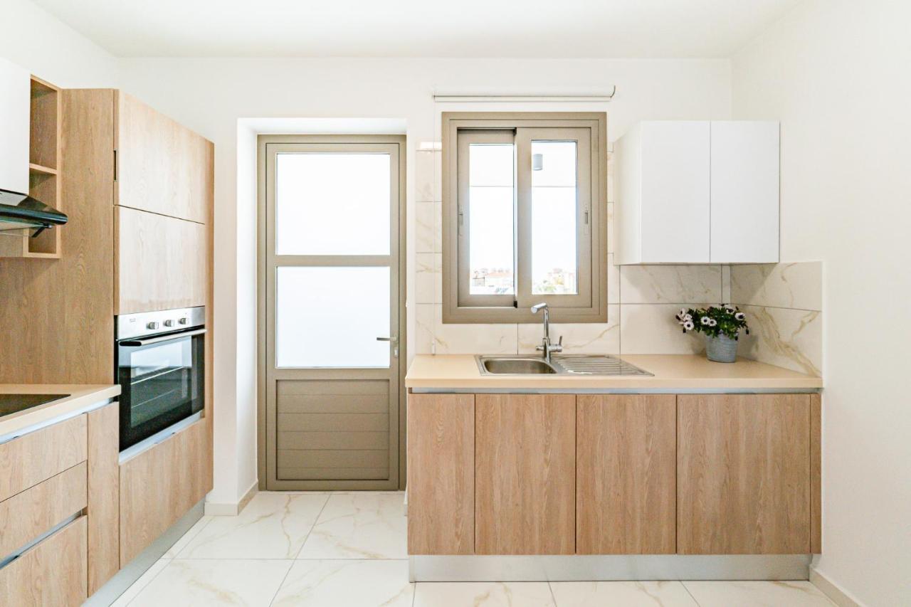 Adolina Apartments By Ezoria Villas Paphos Eksteriør bilde