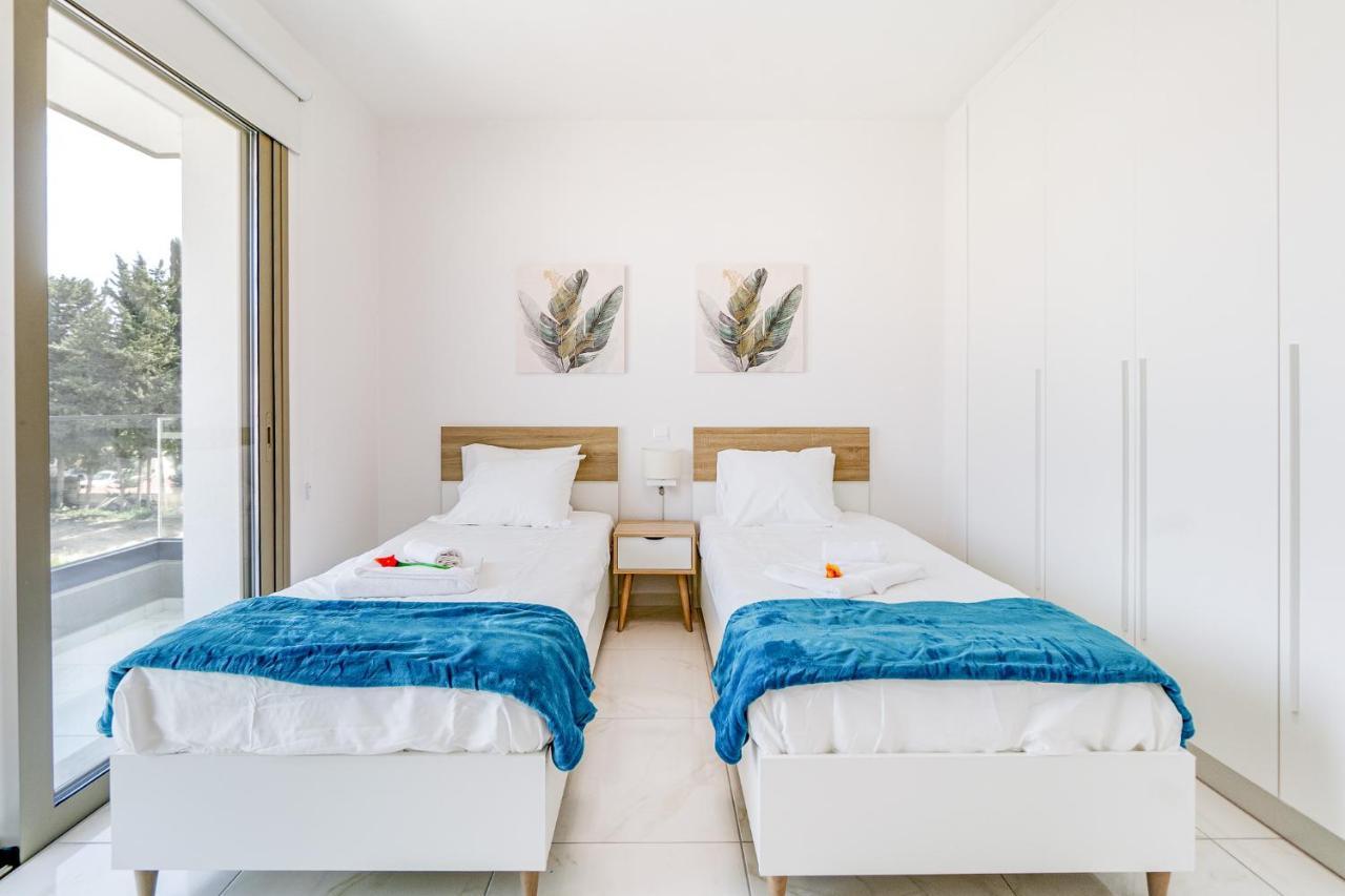 Adolina Apartments By Ezoria Villas Paphos Eksteriør bilde
