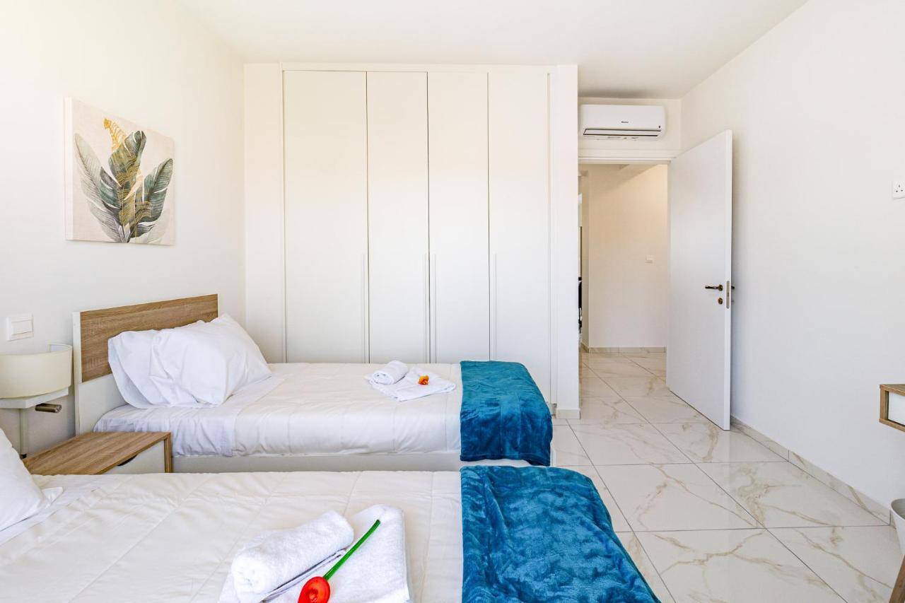 Adolina Apartments By Ezoria Villas Paphos Eksteriør bilde