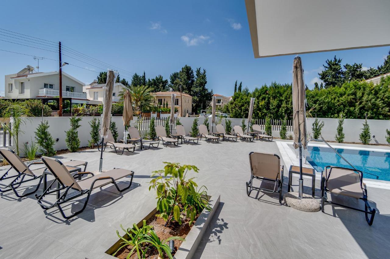 Adolina Apartments By Ezoria Villas Paphos Eksteriør bilde