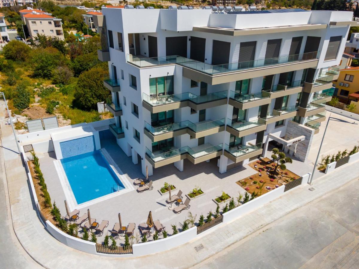 Adolina Apartments By Ezoria Villas Paphos Eksteriør bilde