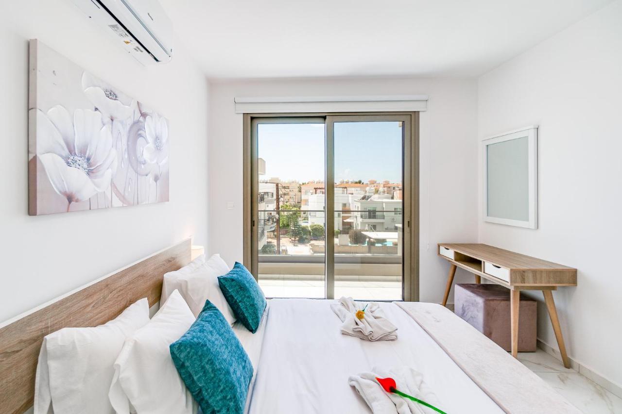 Adolina Apartments By Ezoria Villas Paphos Eksteriør bilde