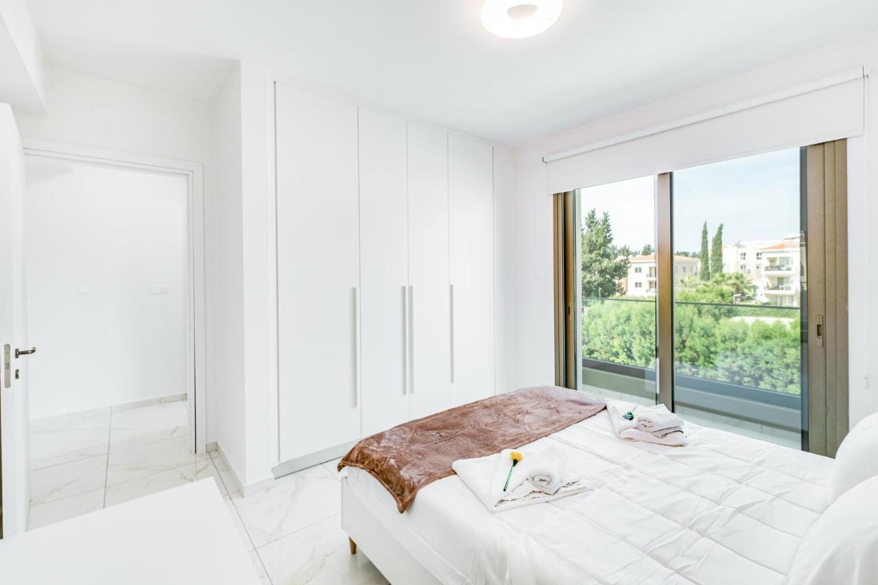 Adolina Apartments By Ezoria Villas Paphos Eksteriør bilde