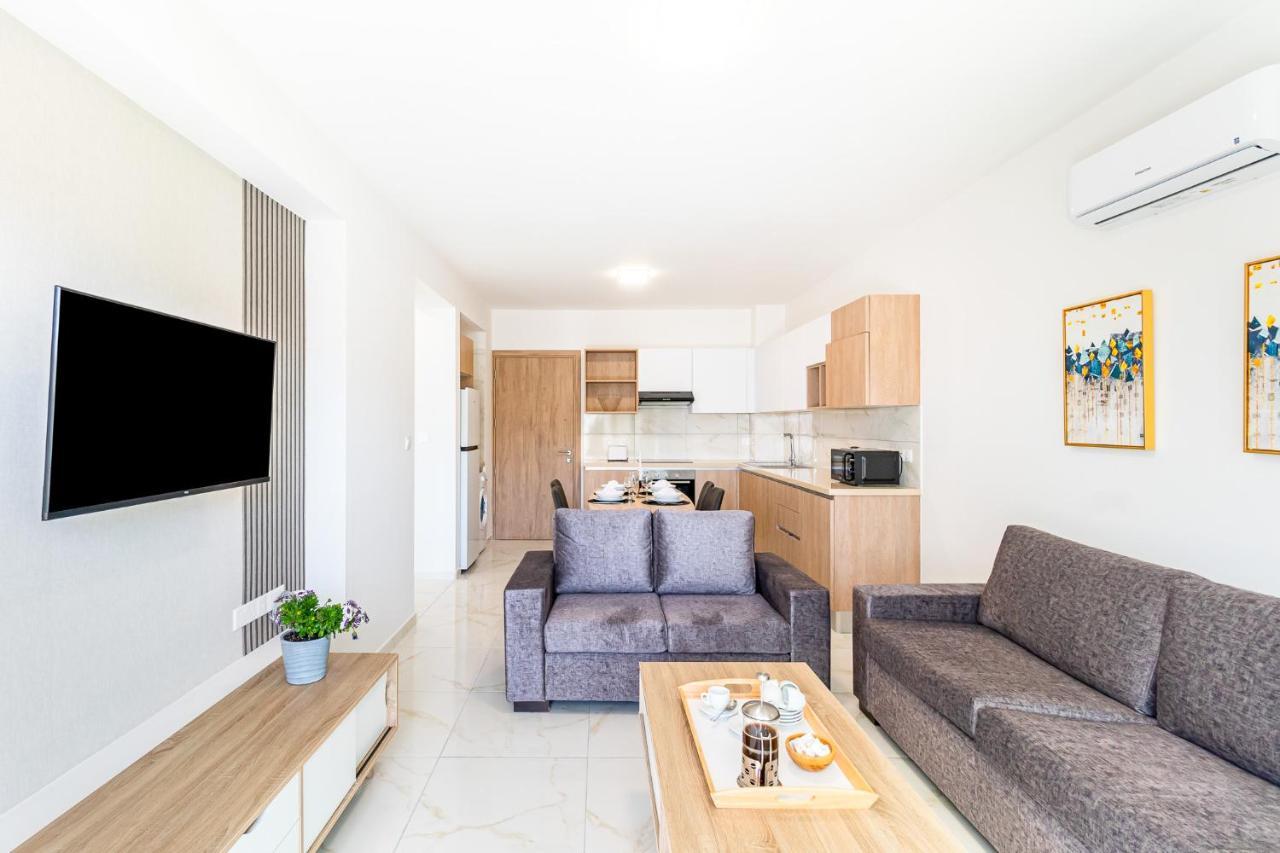Adolina Apartments By Ezoria Villas Paphos Eksteriør bilde