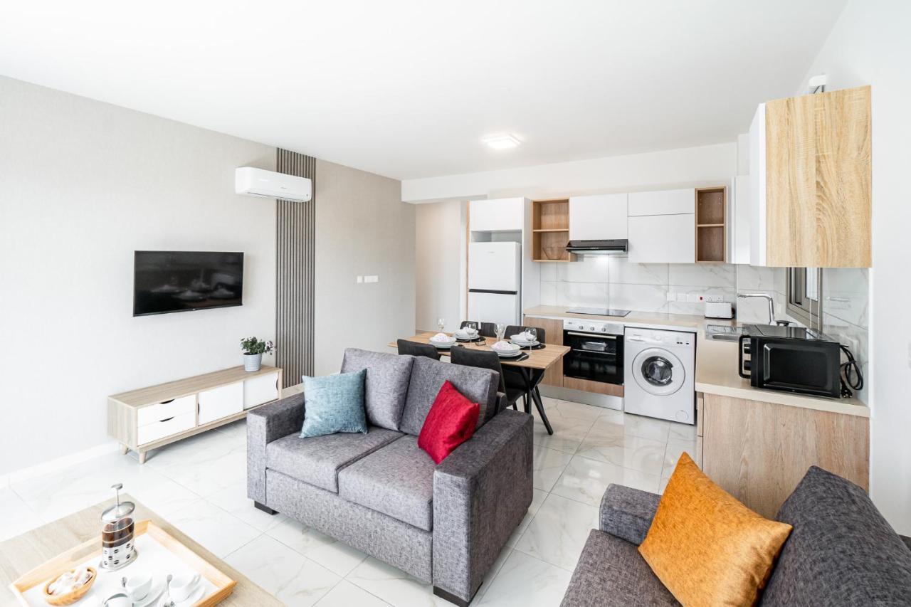 Adolina Apartments By Ezoria Villas Paphos Eksteriør bilde