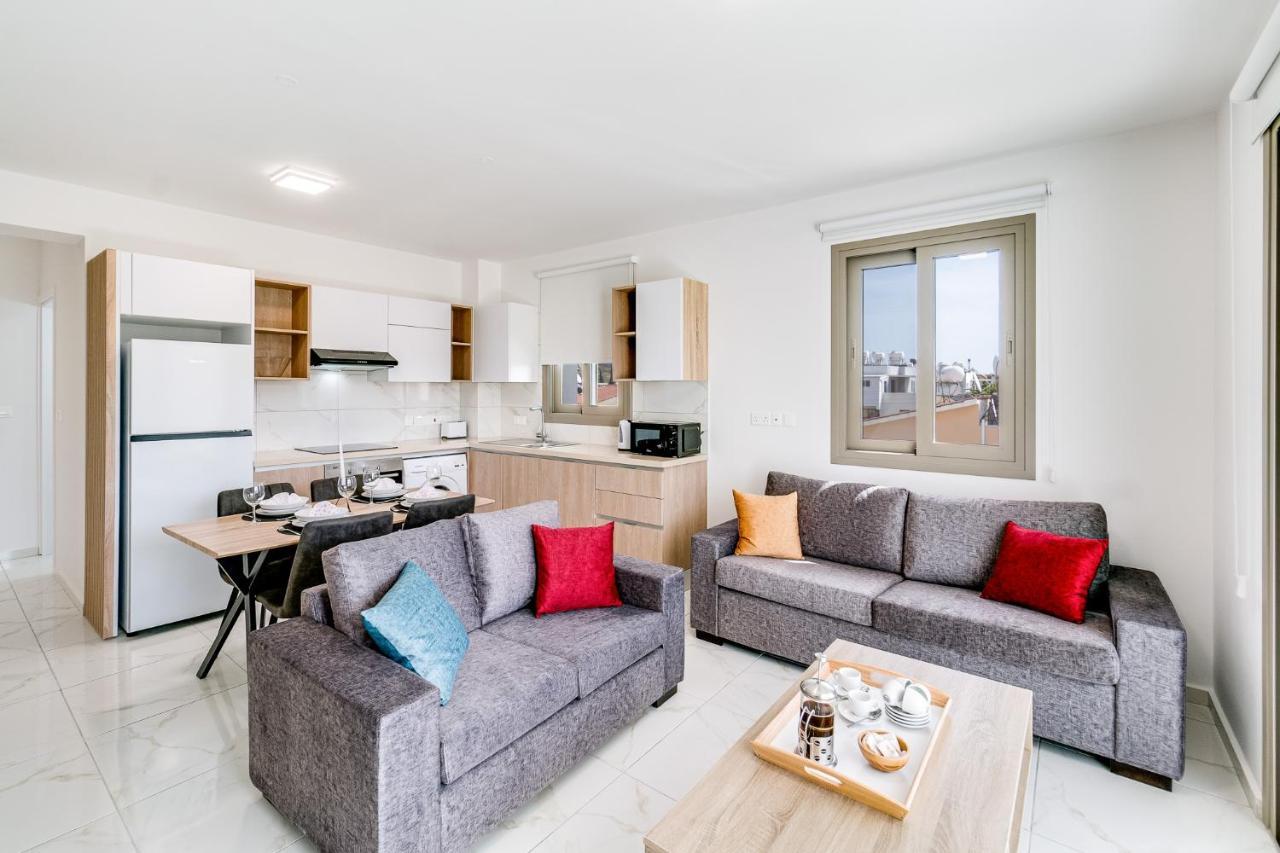 Adolina Apartments By Ezoria Villas Paphos Eksteriør bilde