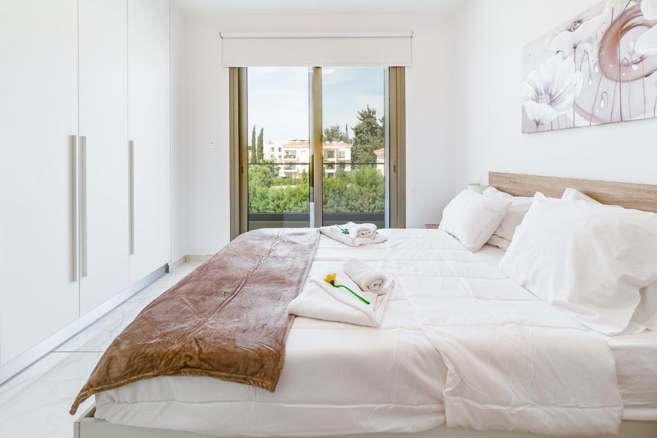 Adolina Apartments By Ezoria Villas Paphos Eksteriør bilde